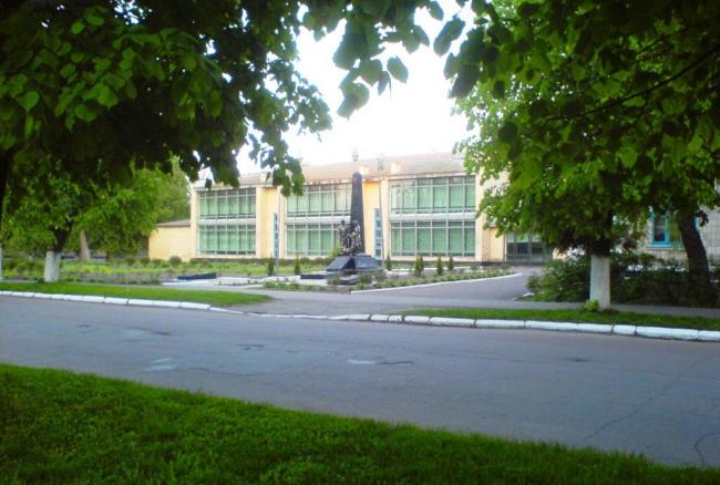 Будівлі та пам'ятки - Носівка