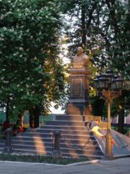 Пам'ятники Ніжина