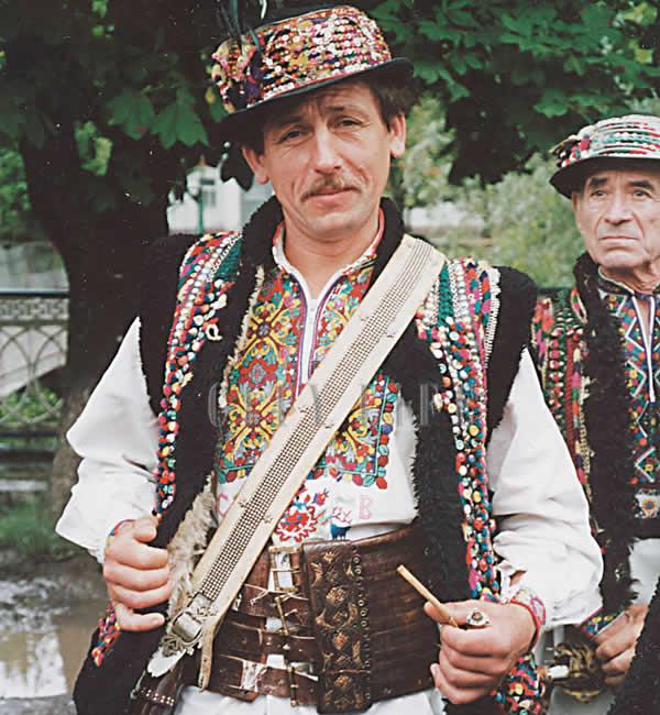 Парад вишиванок - Угринов