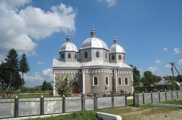 Два храми св. Василія - Корчивцы