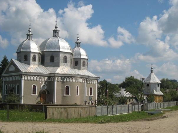 Два храми св. Василія - Корчівці