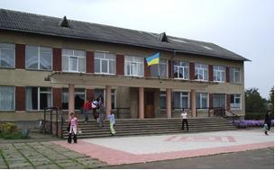 Школа в селі Тужилів - Тужилів