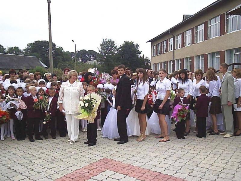 Школа в селі Тужилів - Тужилів