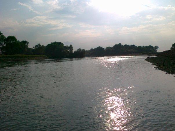 Річка - Межиріччя