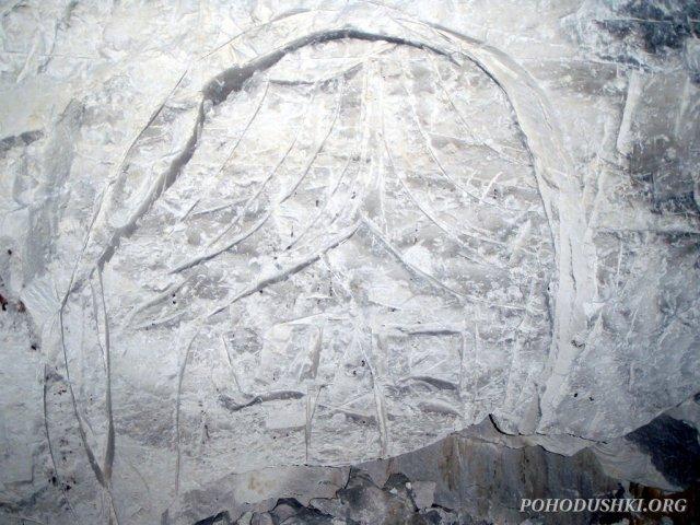 Наугольнівський печерний монастир - Наугольне