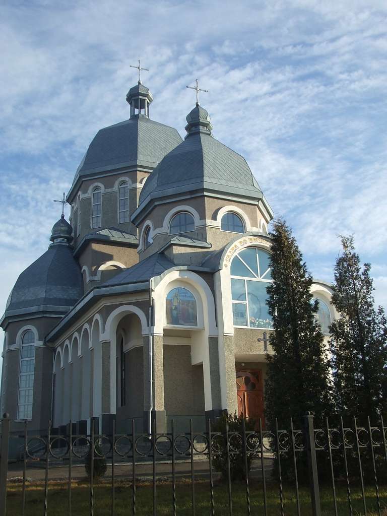 церква Успіння Пресвятої Богородиці - Strilkiv