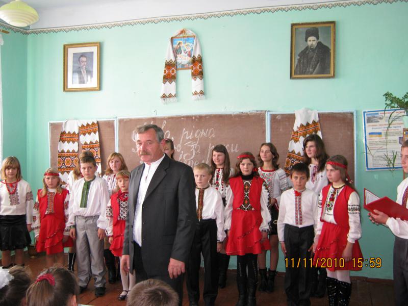 Велеснівська Загальносвітня школа - Велеснев