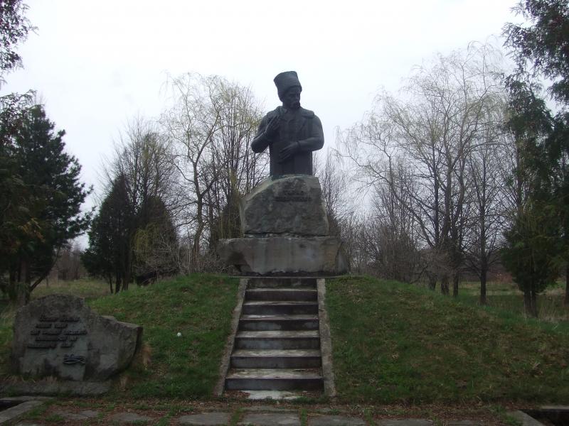 пам'ятник Т.Г.Шевченку - Любинці