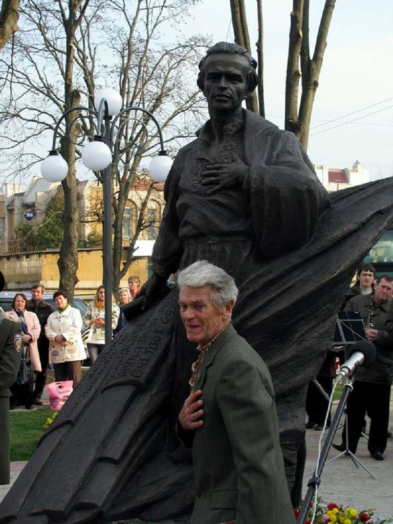 Пам'яті Василя Симоненко - Біївці