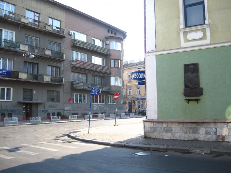 МЕМОРІАЛЬНІ ДОШКИ - Івано-Франківськ