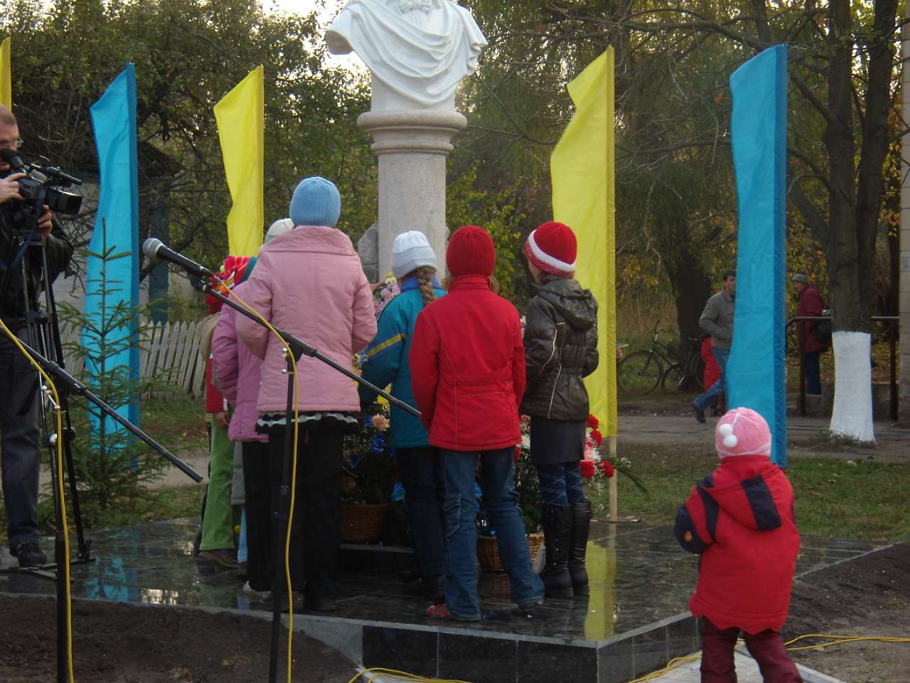 Відкриття пам\'ятника В.Капністу, 2008 рік - Велика Обухівка