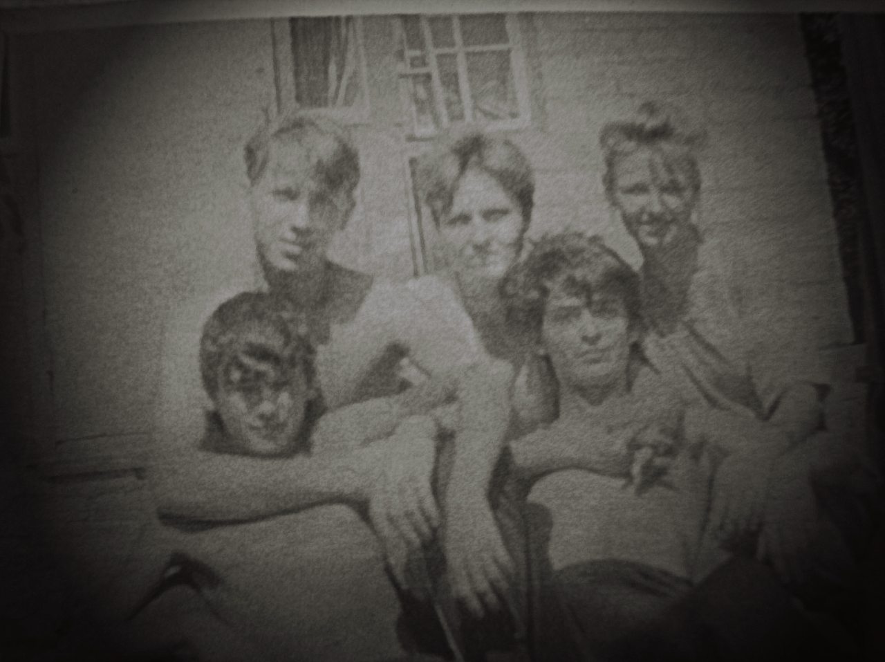 Люди - Наугольне