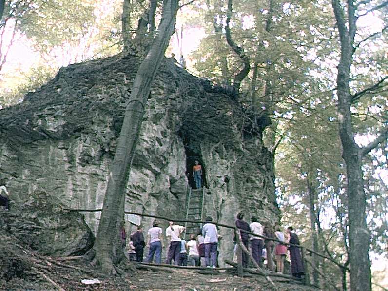 Скельний монастир - Крехів