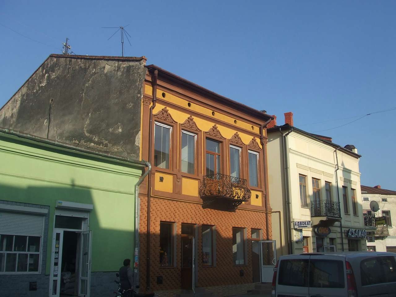 вулицями міста - Bolehiv