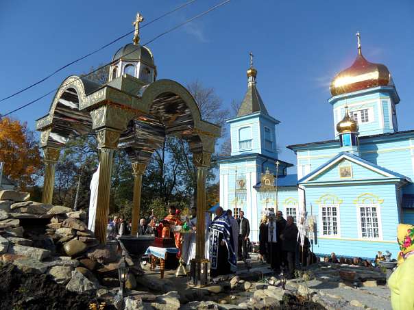 Храм Різдва Пресвтої Богородиці - Старий Вишнівець