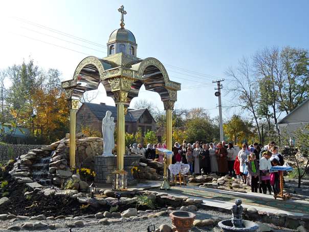 Храм Різдва Пресвтої Богородиці - Staryy Vyshnivets