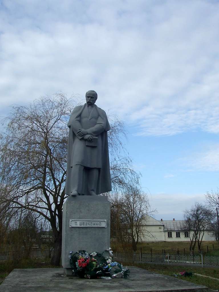 Пам'ятник Т.Г.Шевченку - Лисятичи