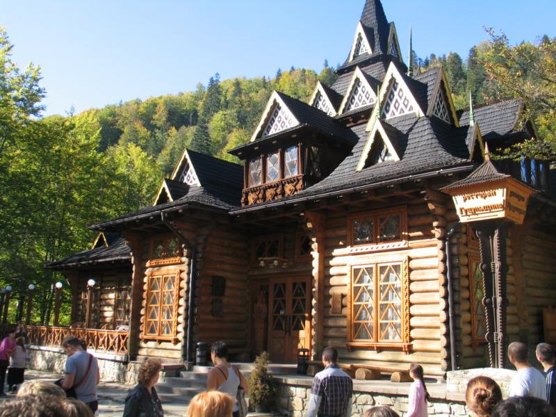 РЕСТОРАН 'ГУЩУЛЬЩИНА' - АРХПАМ'ЯТКА ХХ ст. - Яремча