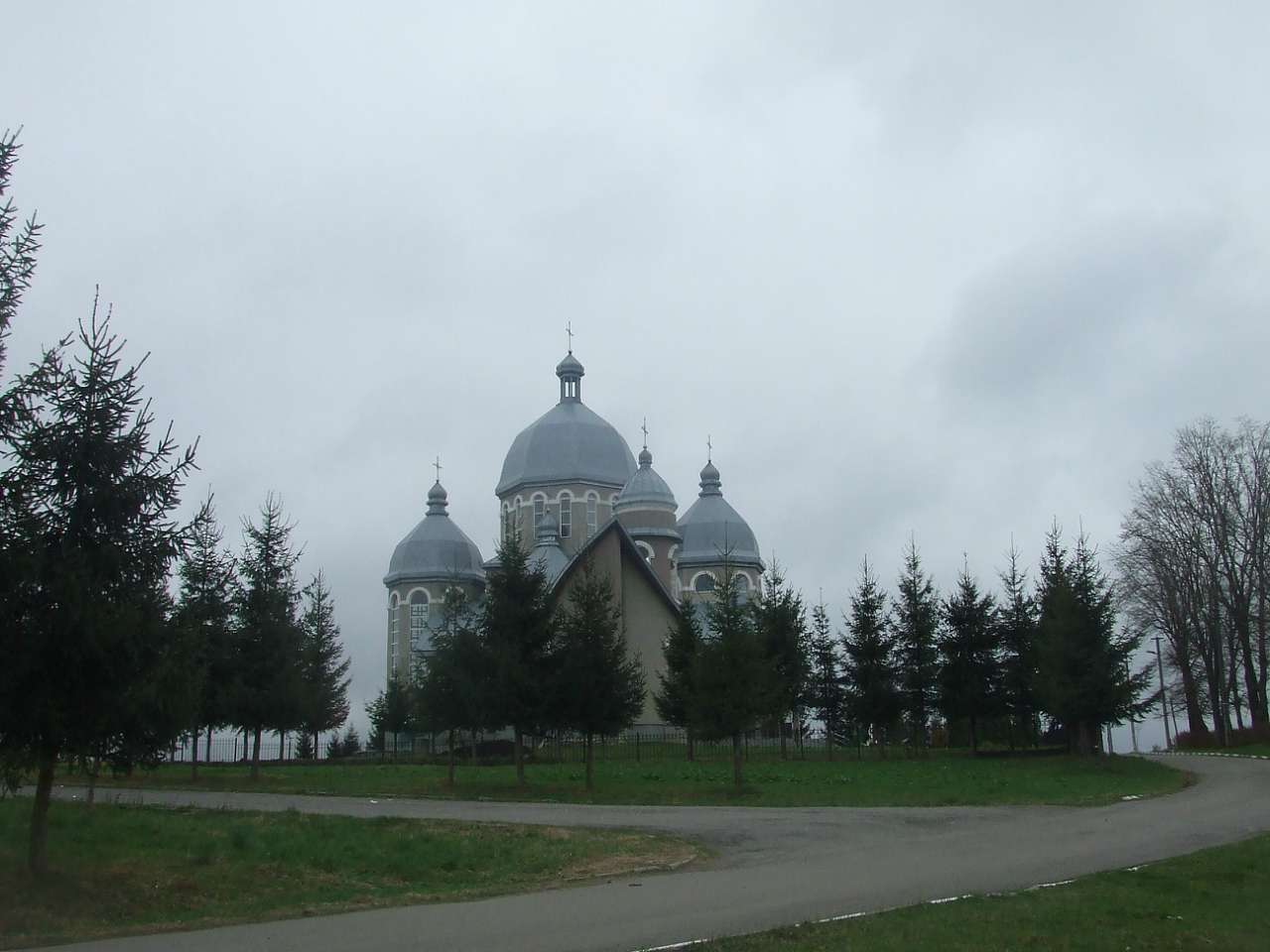 церква Успіння Пресвятої Богородиці - Strilkiv