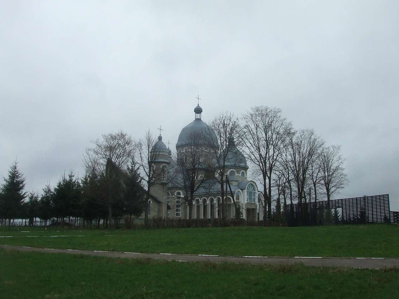 церква Успіння Пресвятої Богородиці - Strilkiv