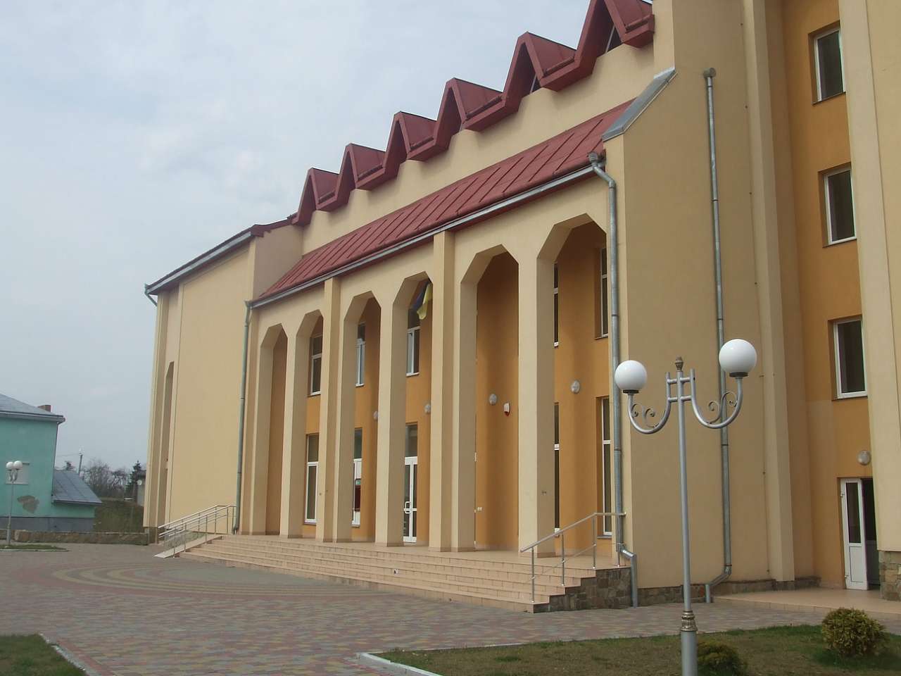 Народний дім. Селищна рада - Дашава