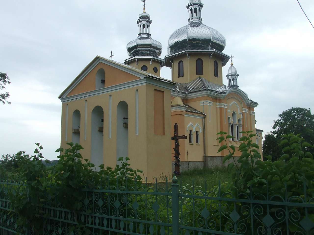 Церква Різдва Пресвятої Богородиці с.Завишень - Завишень