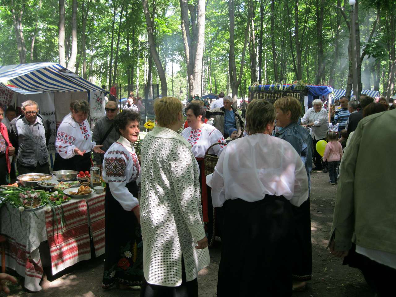 Троїцький ярмарок 3.06.2012. - Мена