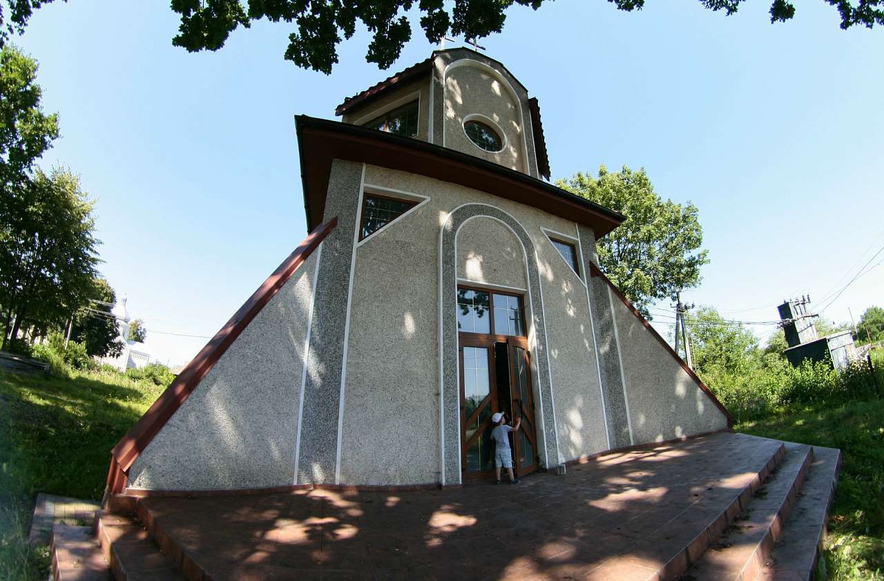 Капличка та хресна дорога - Добряни