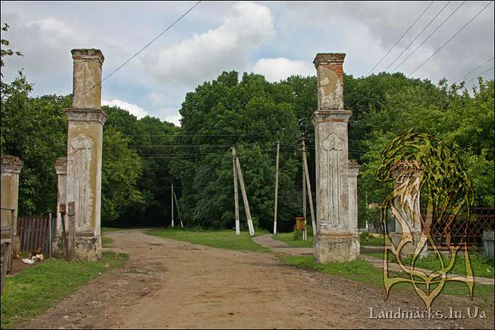 Селище з багатовіковою історією - Хотень
