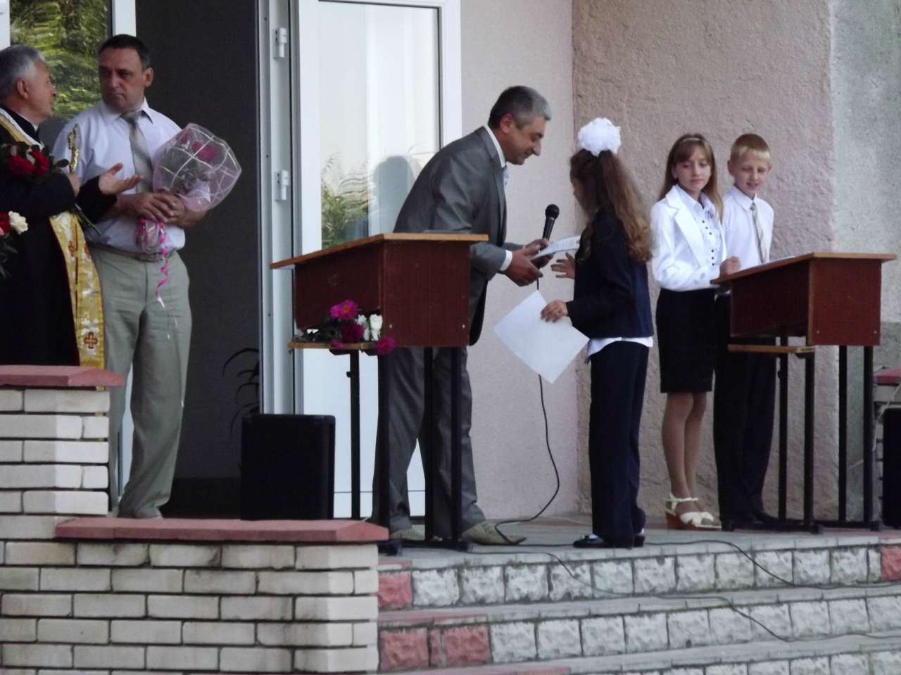 Первый звонок 1 сентября 2012 - Увисла