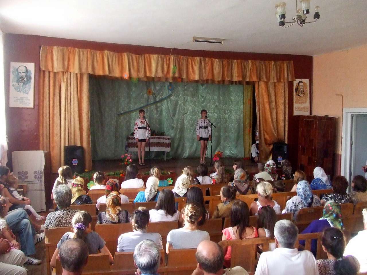 народний дім - Горишнее