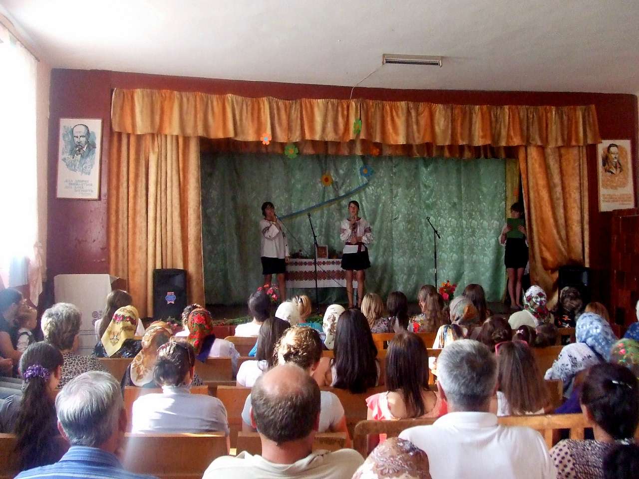народний дім - Горишнее