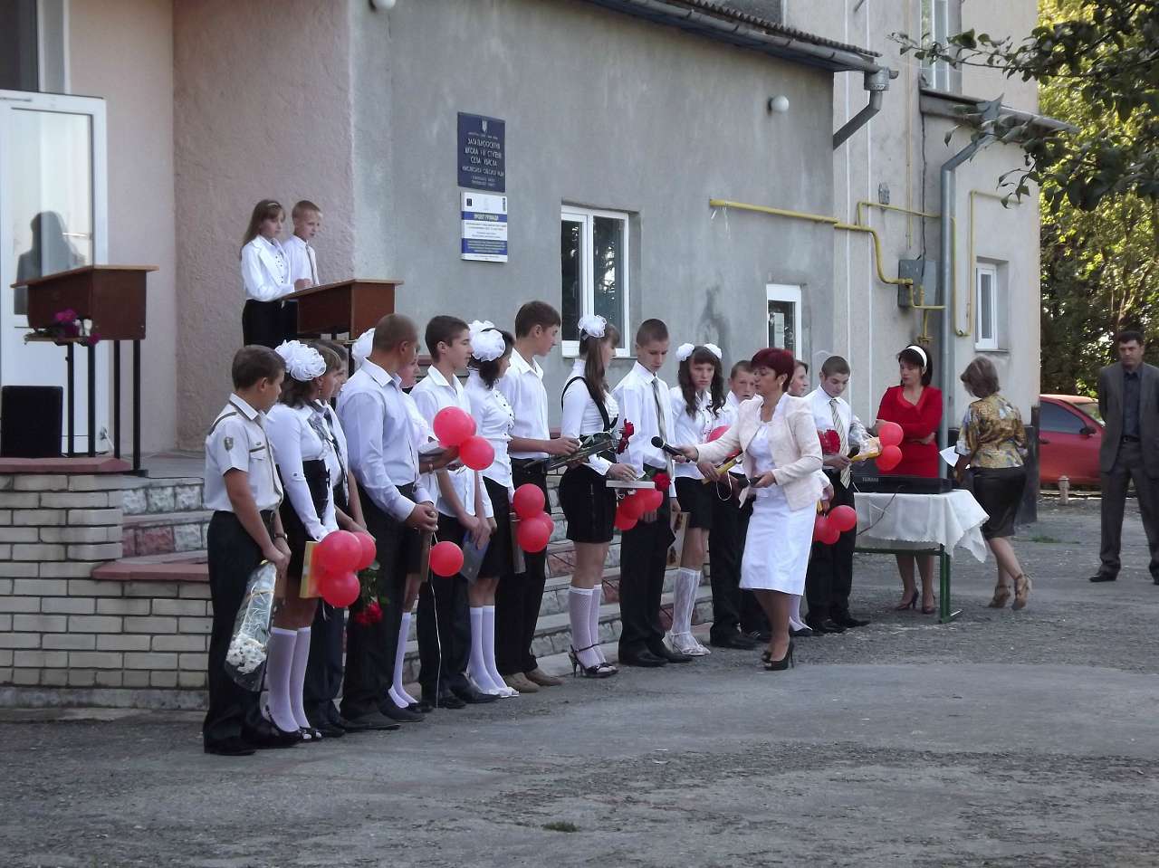 Первый звонок 1 сентября 2012 - Увисла