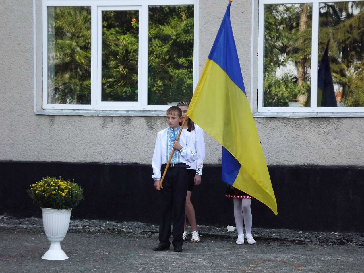Первый звонок 1 сентября 2012 - Увисла