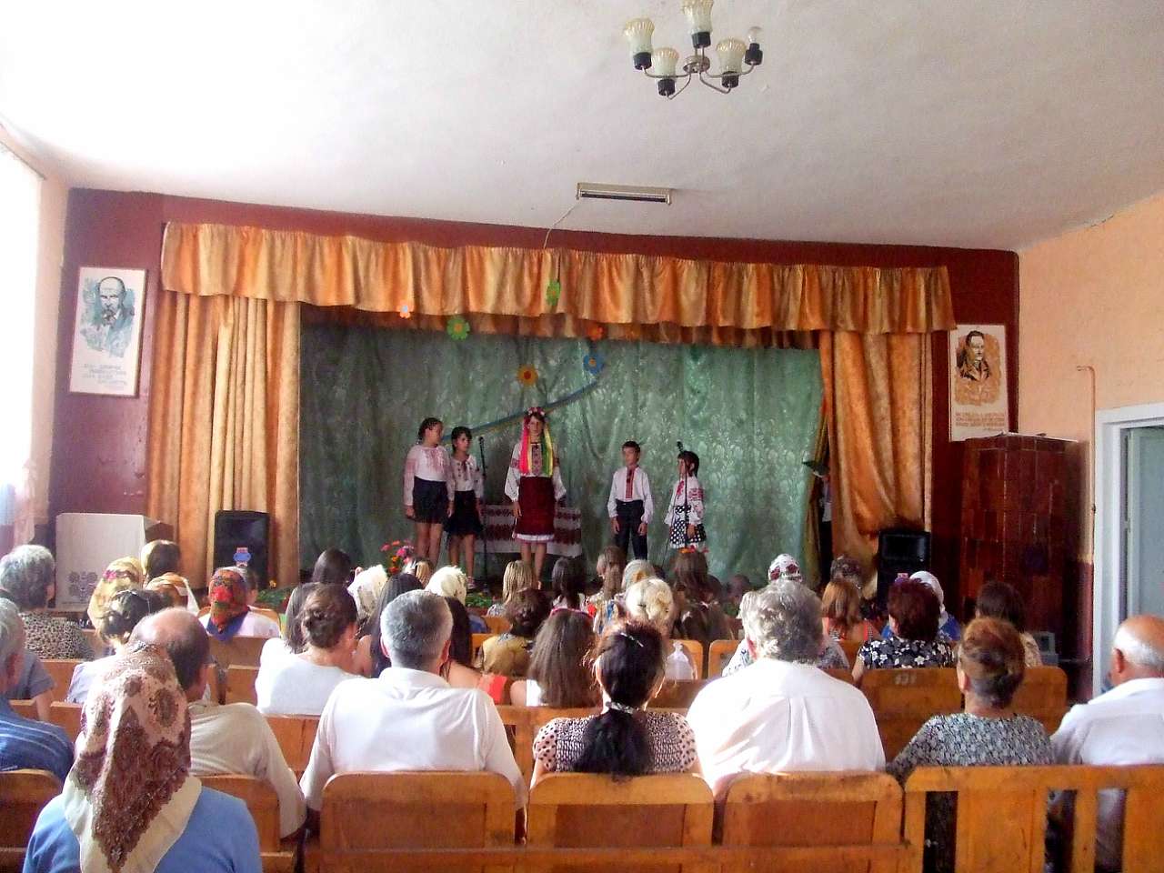 народний дім - Горишнее