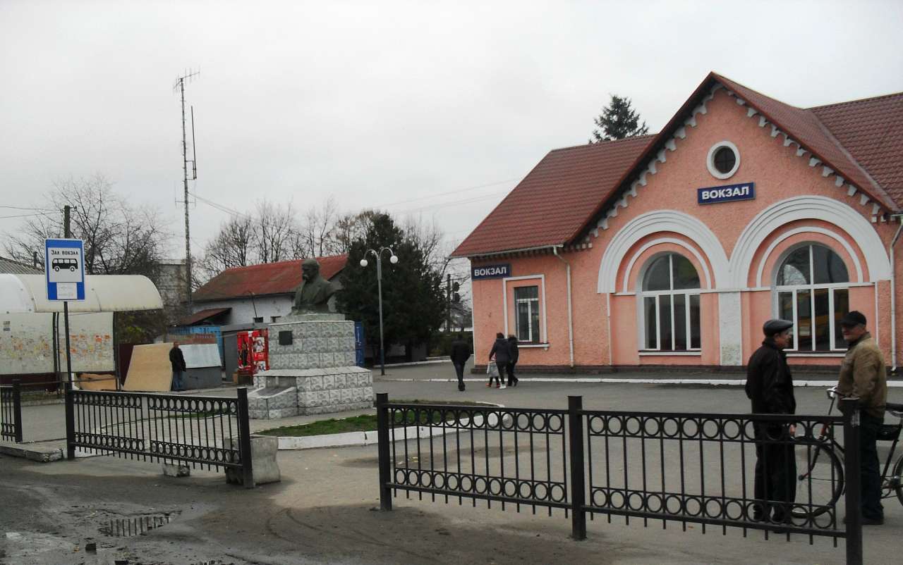 Будівлі та пам'ятки - Носівка