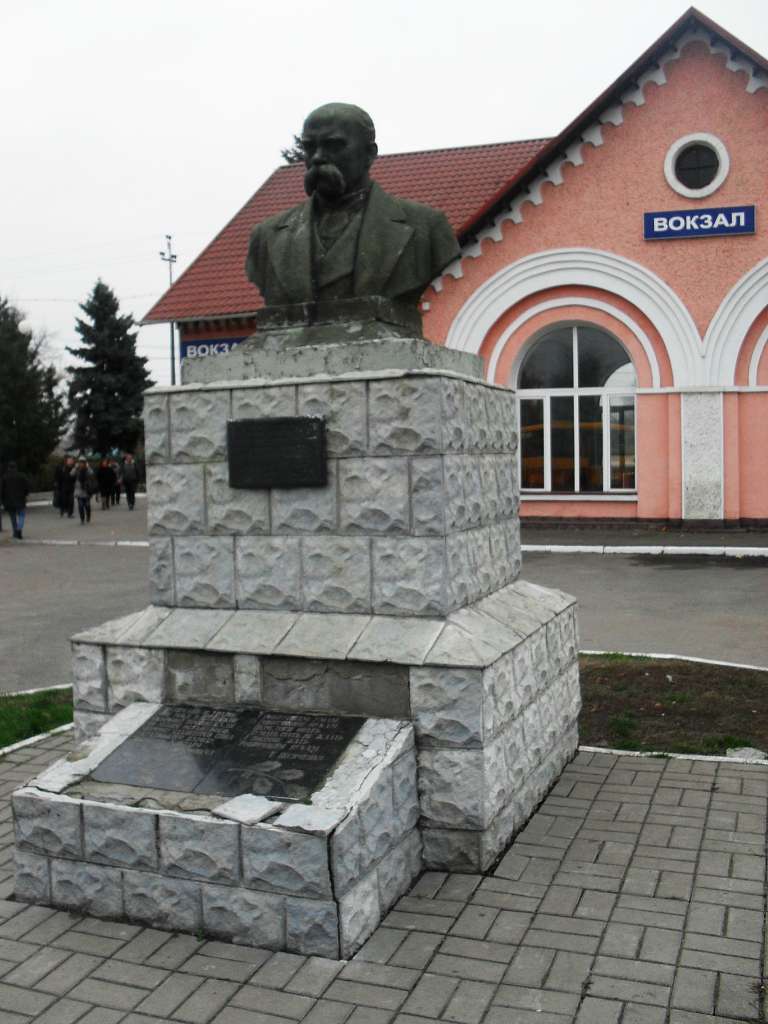 Будівлі та пам'ятки - Носівка