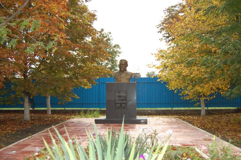 Молодіжне з panoramio.com - Молодіжне