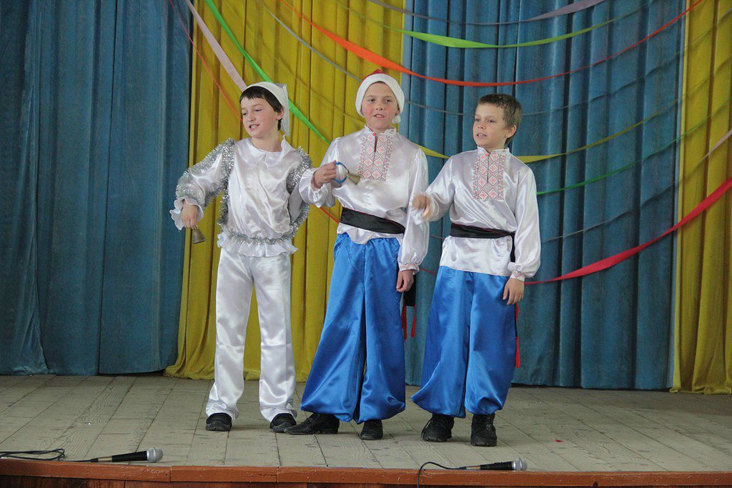 Новогодний школьный карнавал 2013 - Турятка