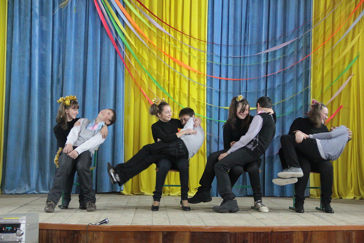 Новогодний школьный карнавал 2013 - Турятка