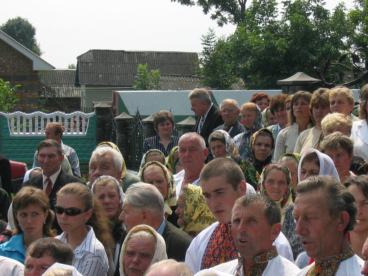 Відкриття пам'ятника Григорію Хомишину. - Гадинківці