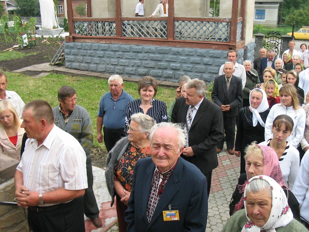 Відкриття пам'ятника Григорію Хомишину. - Гадинківці