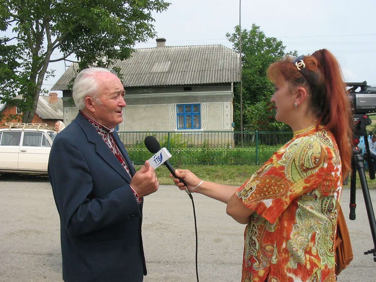 Відкриття пам'ятника Григорію Хомишину. - Гадинківці