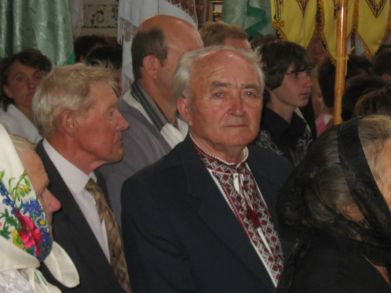 Відкриття пам'ятника Григорію Хомишину. - Гадинківці