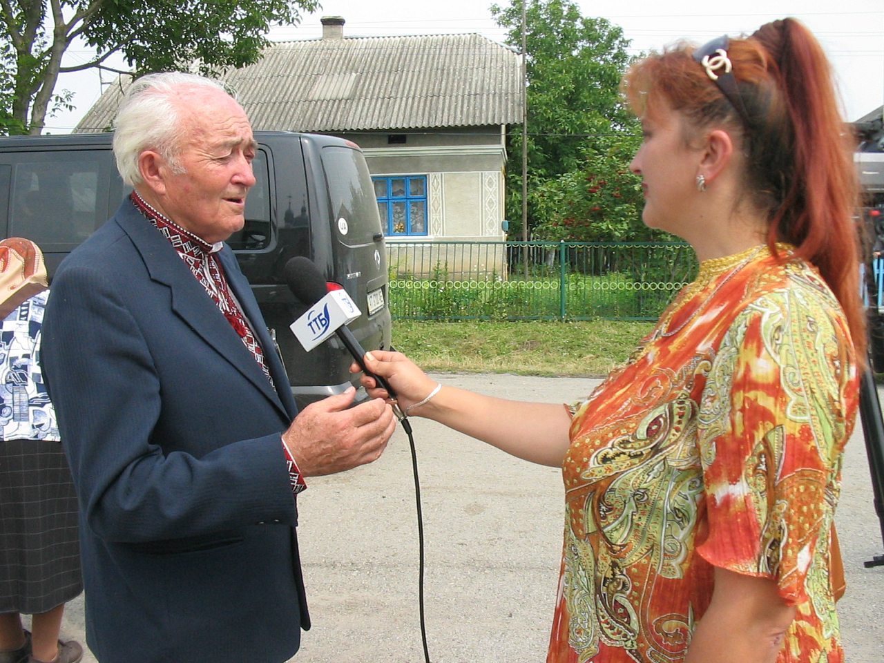 Відкриття пам'ятника Григорію Хомишину. - Гадинківці