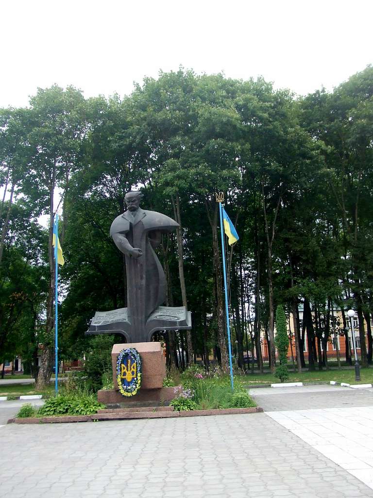 Пам'ятники, скульптури, пам'ятні дошки,хре... - Миколаїв