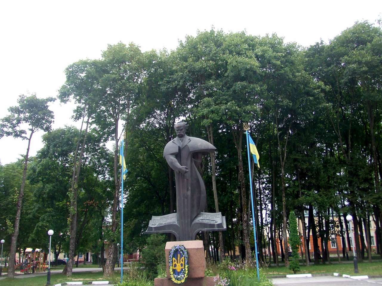 Пам'ятники, скульптури, пам'ятні дошки,хре... - Миколаїв