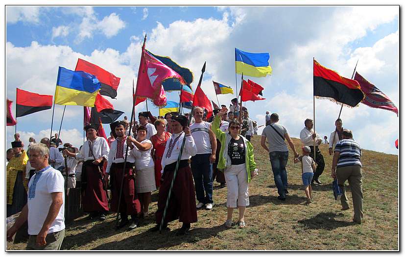 СЕРПНЕВІ ГОСТИНИ У ІВАНА СІРКА - Капулівка