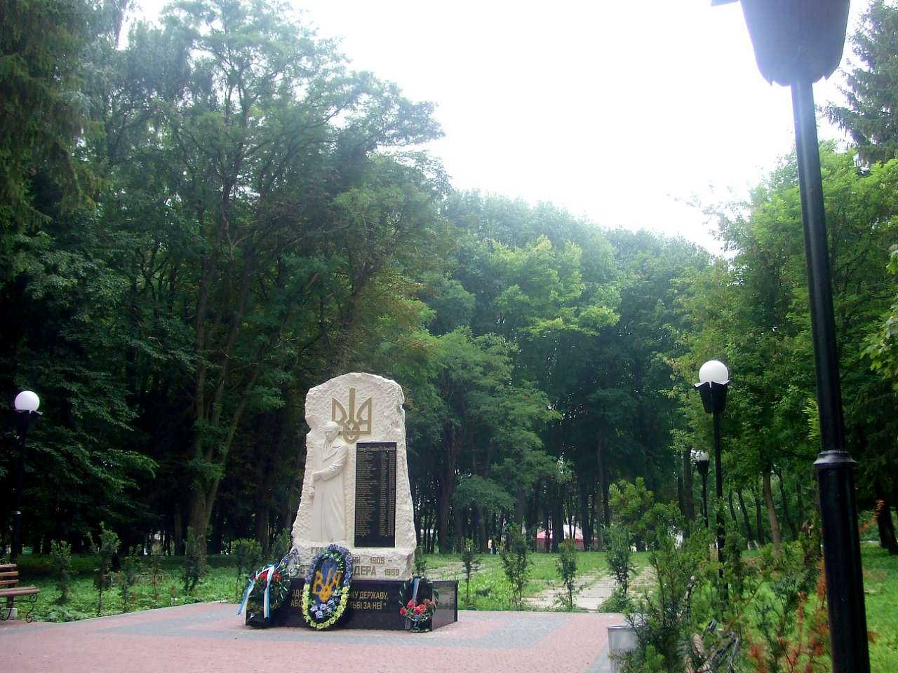 Пам'ятники, скульптури, пам'ятні дошки,хре... - Миколаїв