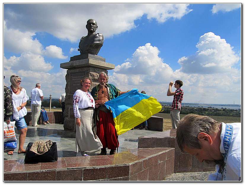 СЕРПНЕВІ ГОСТИНИ У ІВАНА СІРКА - Капулівка
